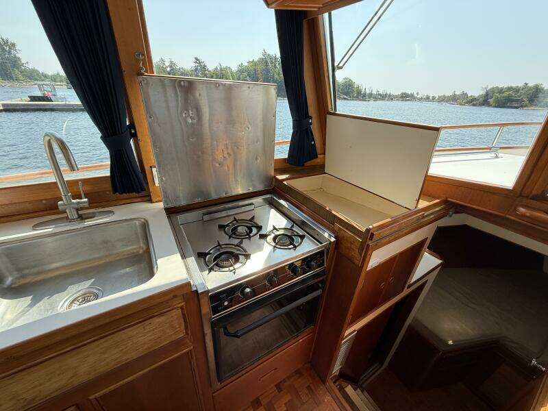 42ft Grand Banks Yacht For Sale