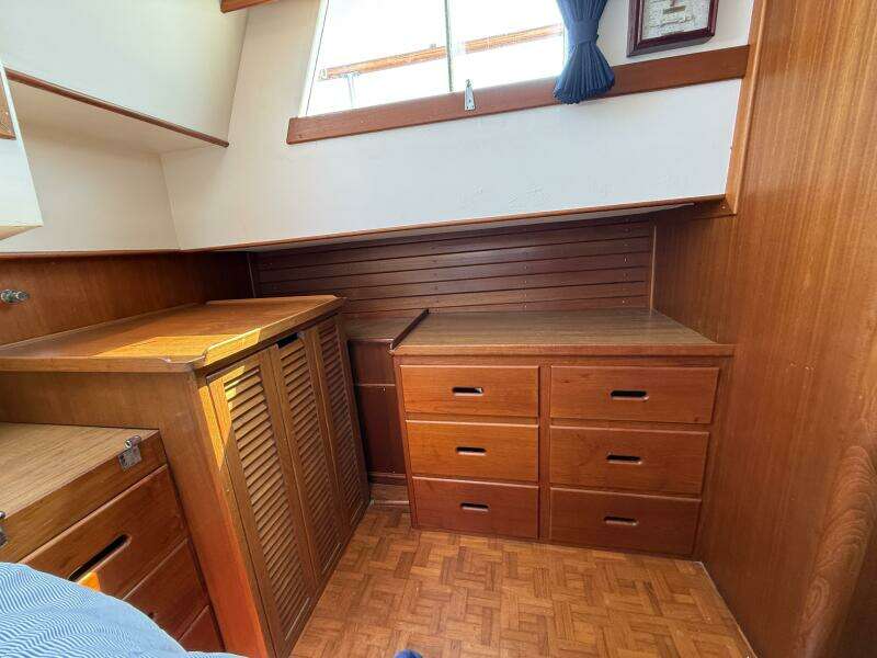 42ft Grand Banks Yacht For Sale