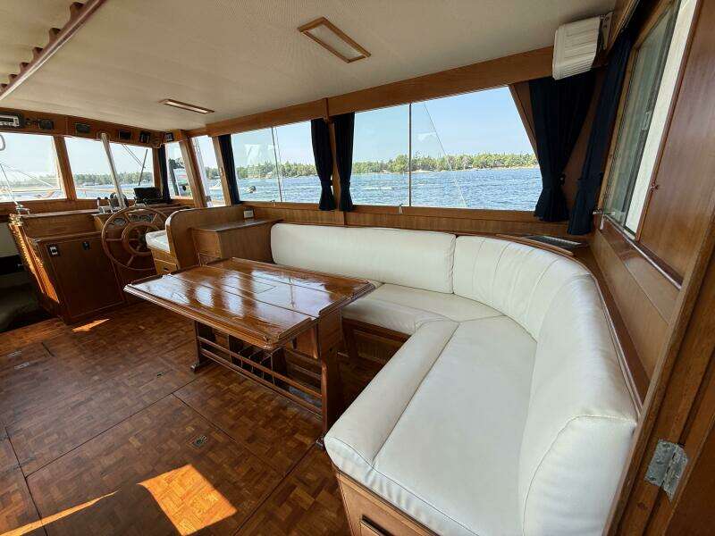 42ft Grand Banks Yacht For Sale