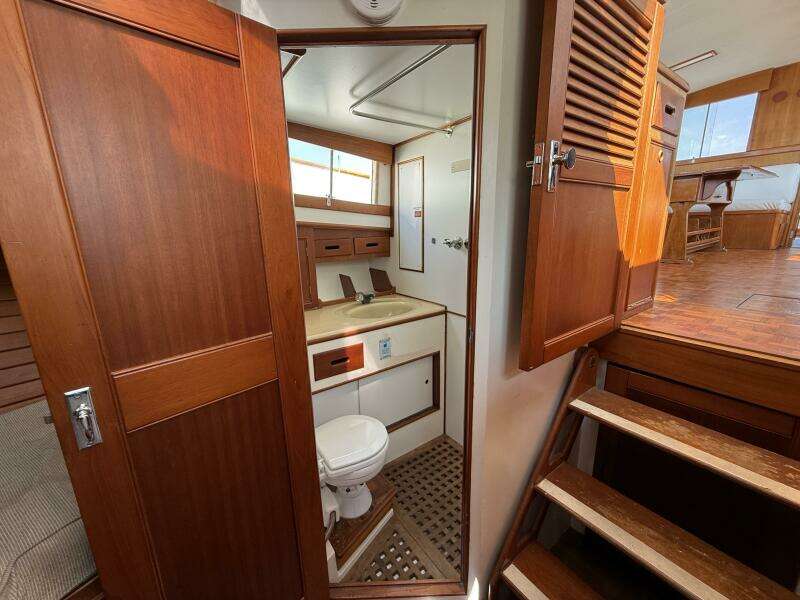 42ft Grand Banks Yacht For Sale