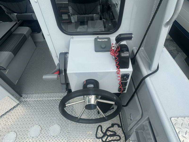24ft Hewescraft Yacht For Sale