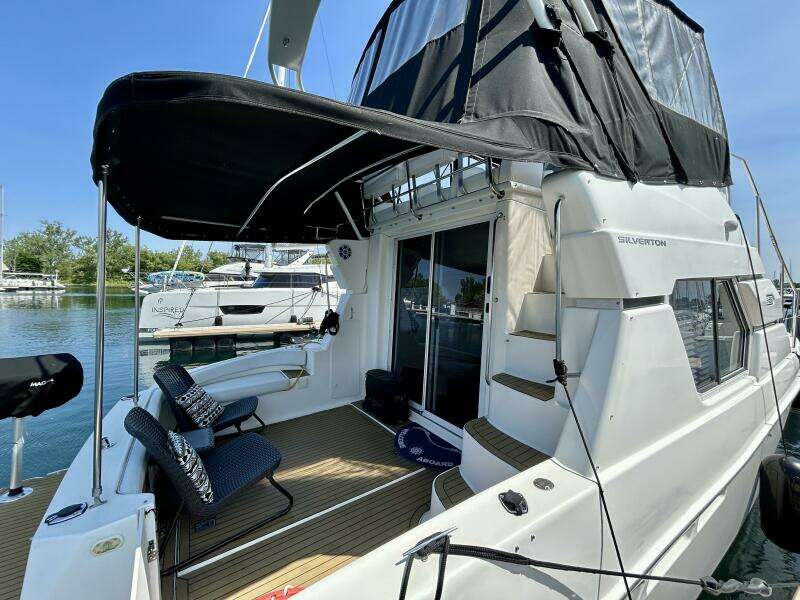 35ft Silverton Yacht For Sale