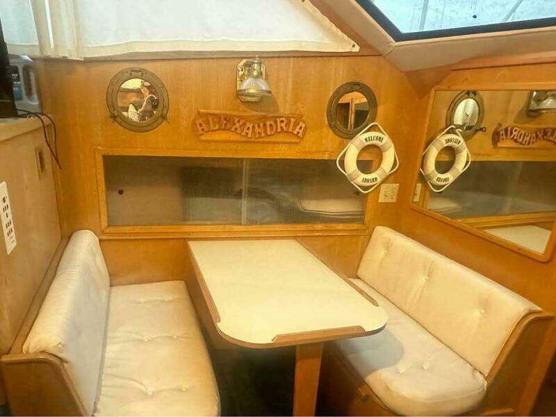 37ft Chris Craft Yacht For Sale