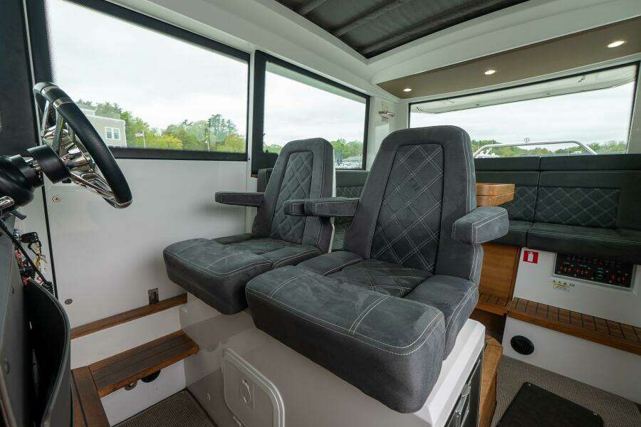 ANNEE 37ft Axopar Yacht For Sale