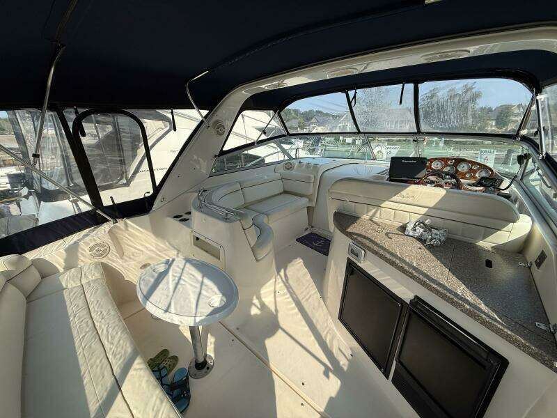 34ft Rinker Yacht For Sale