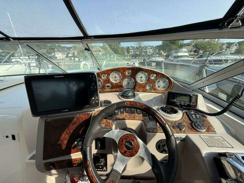34ft Rinker Yacht For Sale