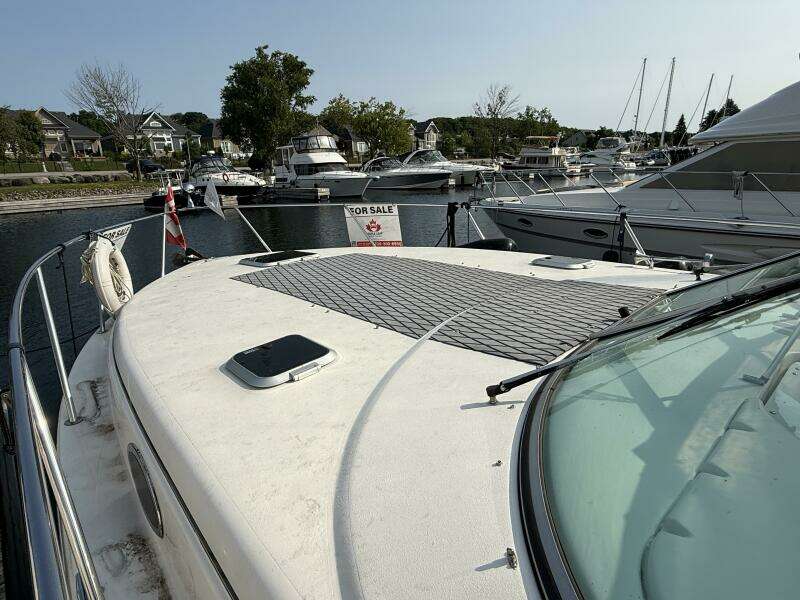 34ft Rinker Yacht For Sale