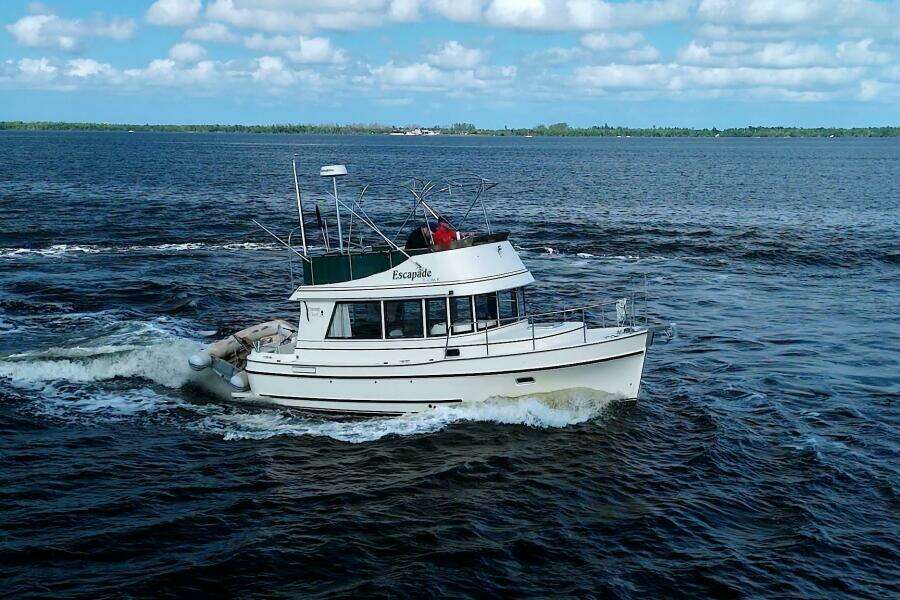 Escapade 31ft Camano Yacht For Sale