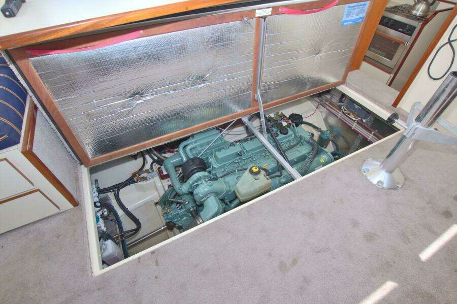 Escapade 31ft Camano Yacht For Sale