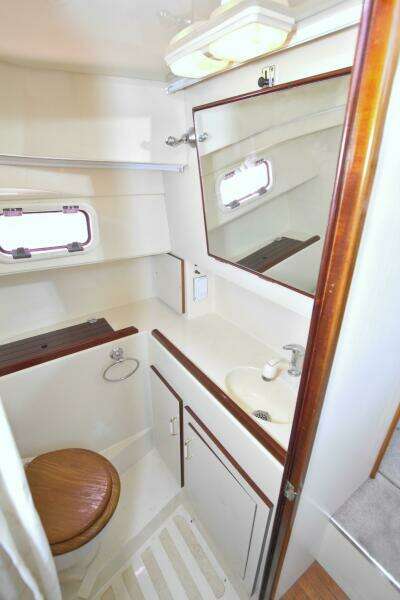 Escapade 31ft Camano Yacht For Sale