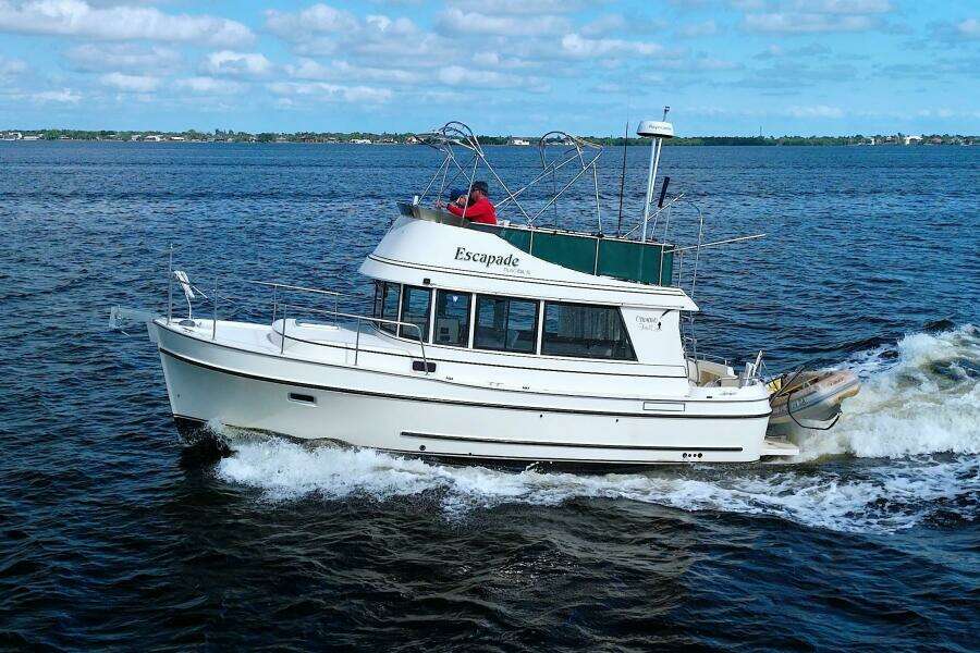 Escapade 31ft Camano Yacht For Sale