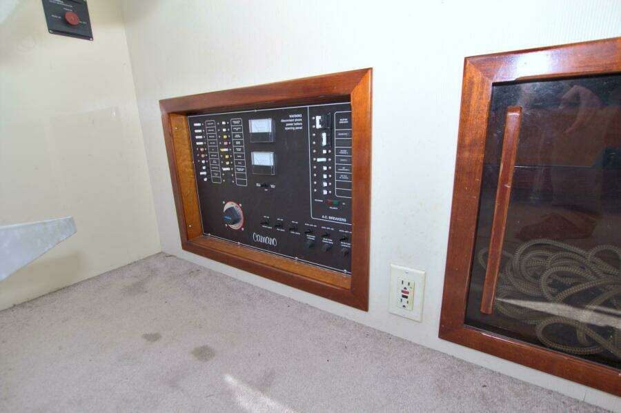 Escapade 31ft Camano Yacht For Sale