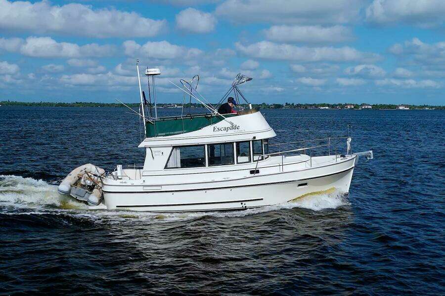 Escapade 31ft Camano Yacht For Sale