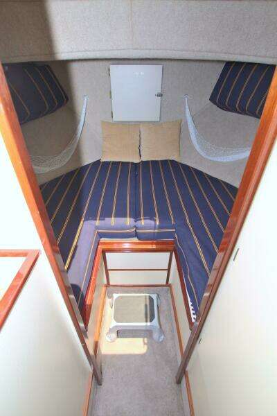 Escapade 31ft Camano Yacht For Sale