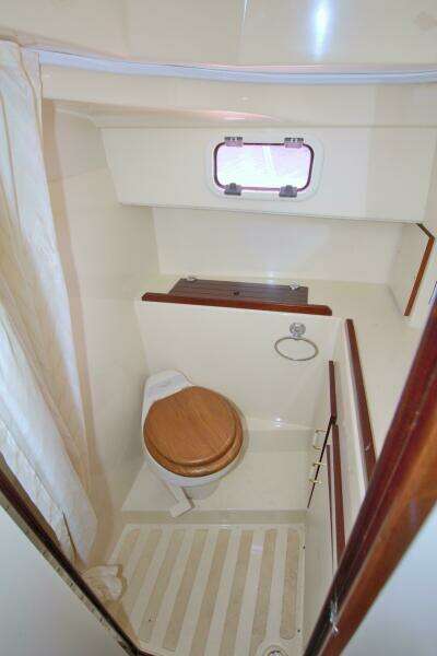 Escapade 31ft Camano Yacht For Sale