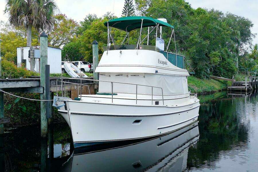 Escapade 31ft Camano Yacht For Sale