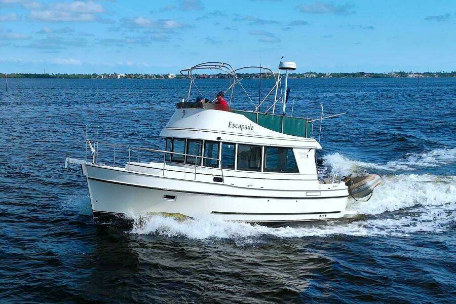 Escapade 31ft Camano Yacht For Sale