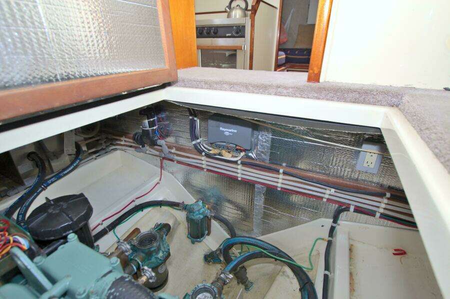 Escapade 31ft Camano Yacht For Sale