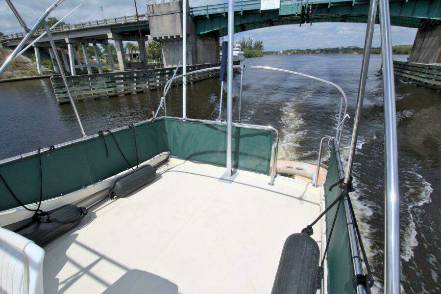 Escapade 31ft Camano Yacht For Sale