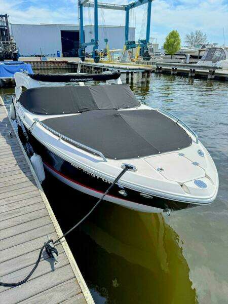 25ft Chaparral Yacht For Sale