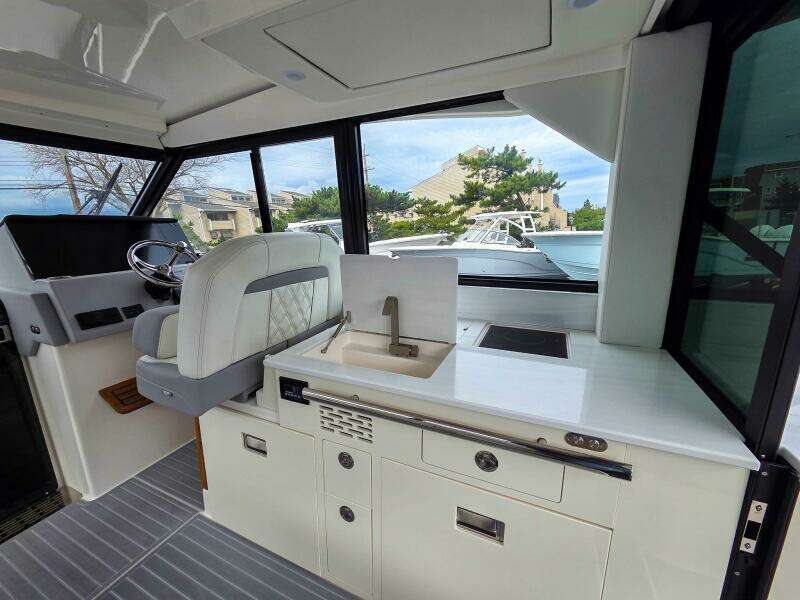 36ft Regal Yacht For Sale