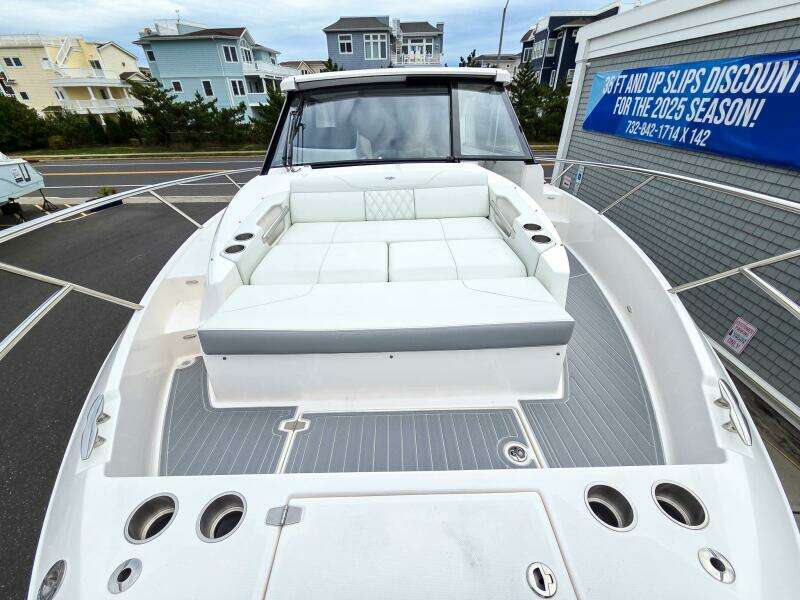 36ft Regal Yacht For Sale