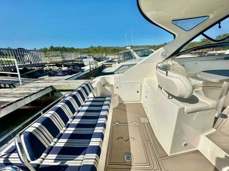 35ft Regal Yacht For Sale