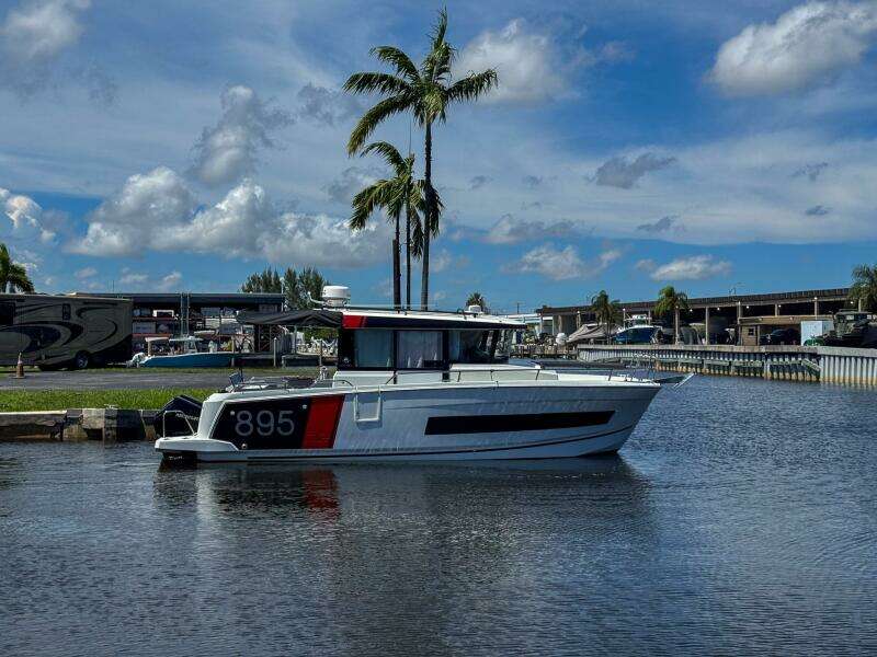 29ft Jeanneau Yacht For Sale
