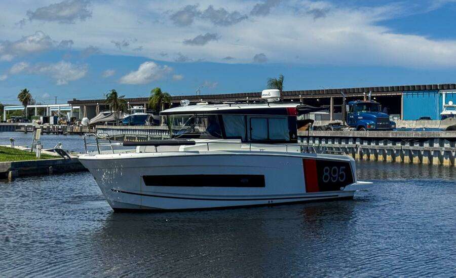 29ft Jeanneau Yacht For Sale