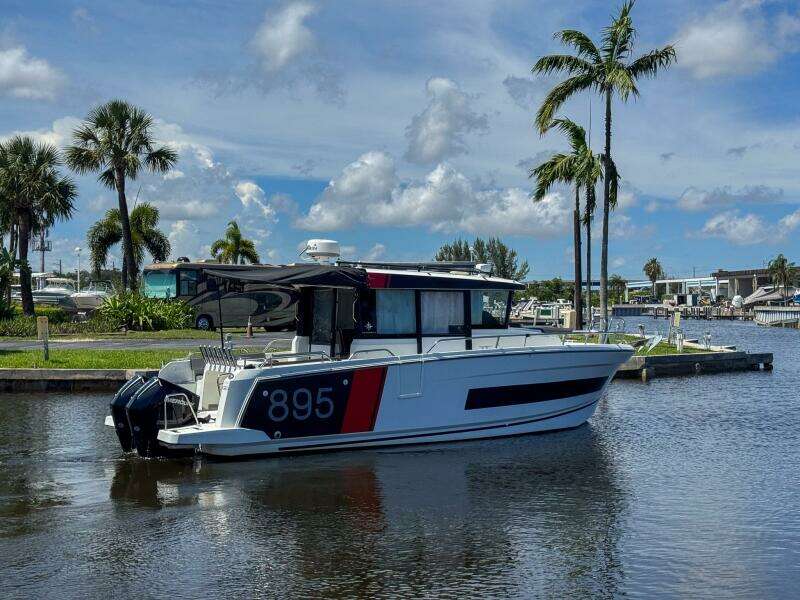 29ft Jeanneau Yacht For Sale