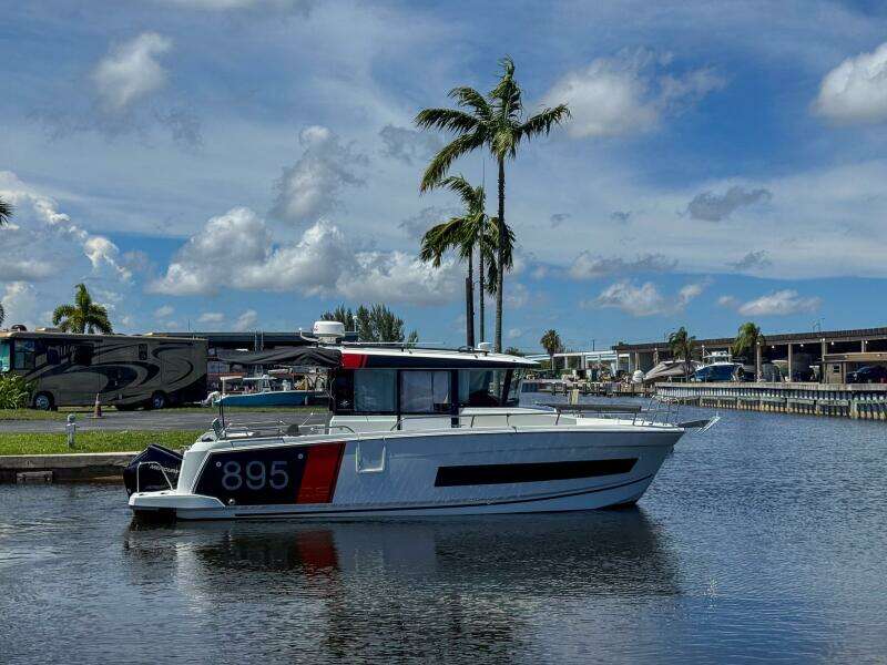 29ft Jeanneau Yacht For Sale