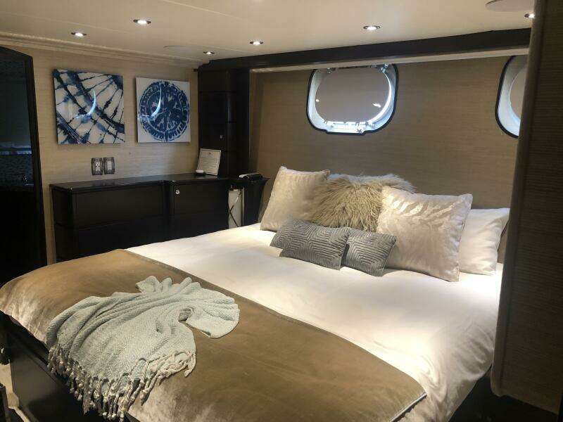 ESTANCIA 110ft Intermarine Yacht For Sale