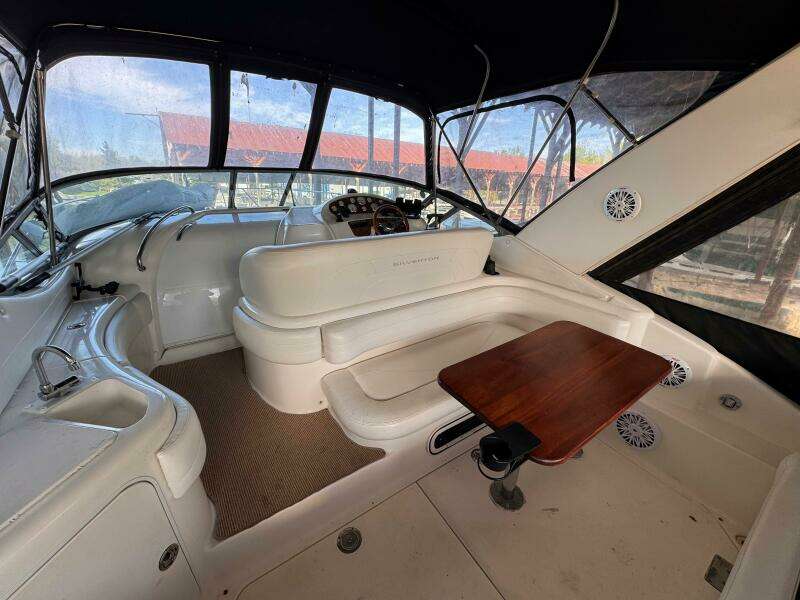 31ft Silverton Yacht For Sale