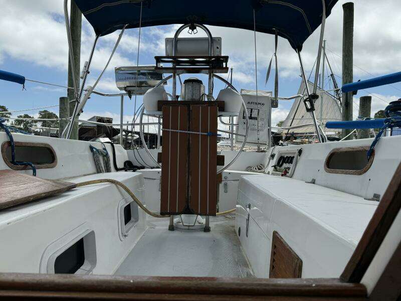 Rum Runner 34ft Catalina Yacht For Sale