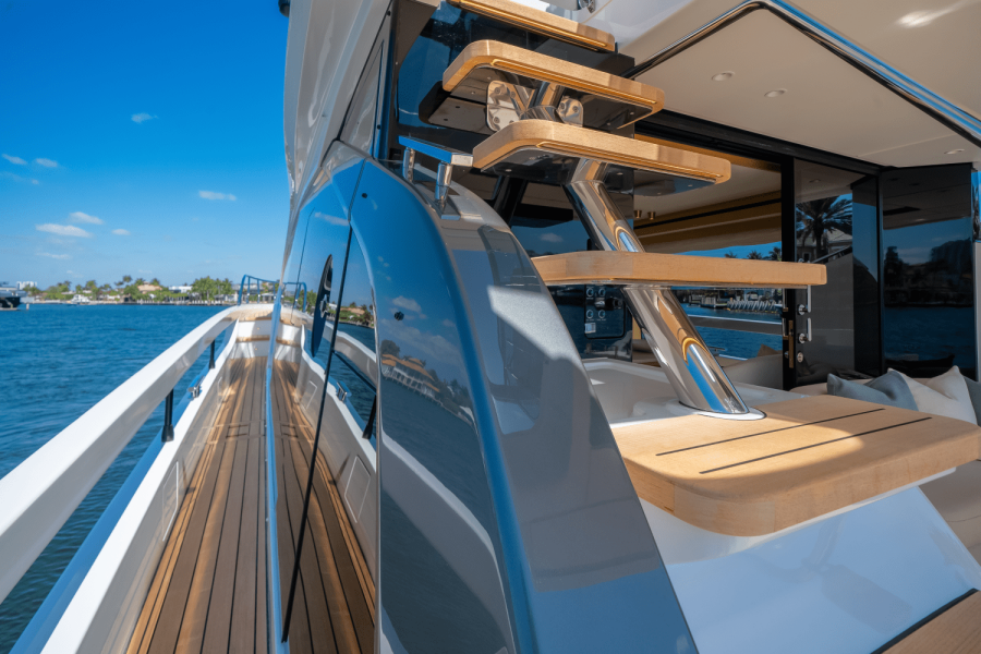 62ft Azimut Yacht For Sale