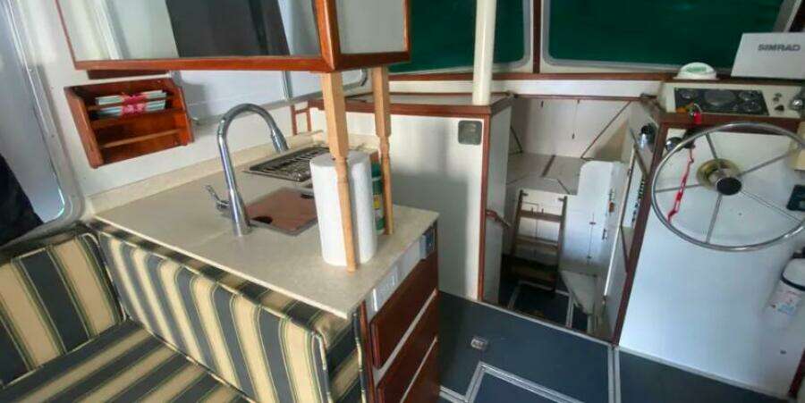 Slow Poke 29ft Prairie Boat Works Yacht For Sale