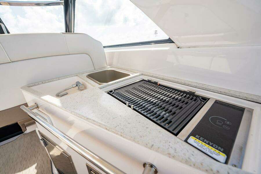 Liquidity 35ft Regal Yacht For Sale