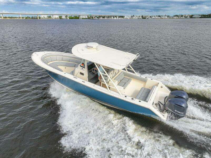 31ft Pursuit Yacht For Sale