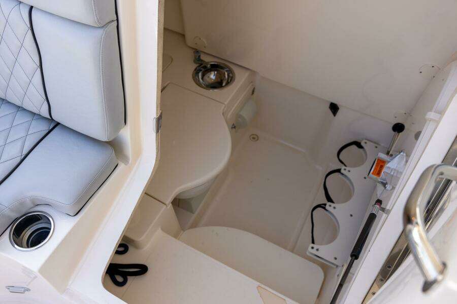 31ft Pursuit Yacht For Sale