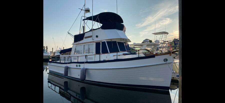 Summer Suite 36ft Grand Banks Yacht For Sale