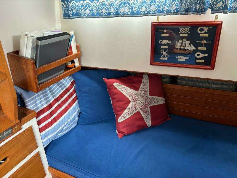 Summer Suite 36ft Grand Banks Yacht For Sale