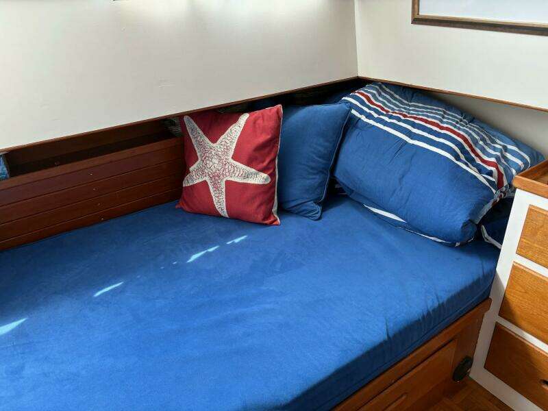 Summer Suite 36ft Grand Banks Yacht For Sale