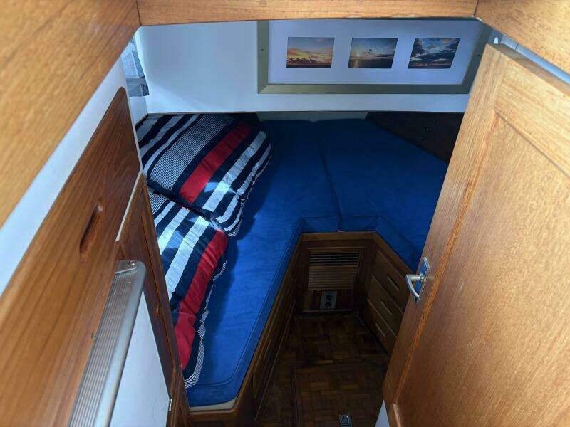 Summer Suite 36ft Grand Banks Yacht For Sale