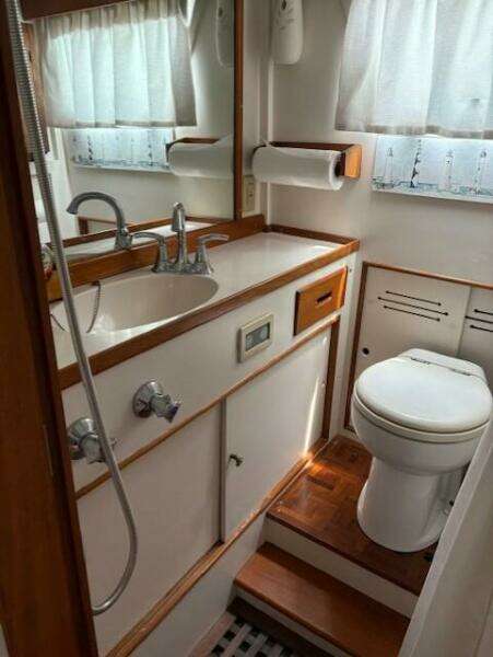 Summer Suite 36ft Grand Banks Yacht For Sale