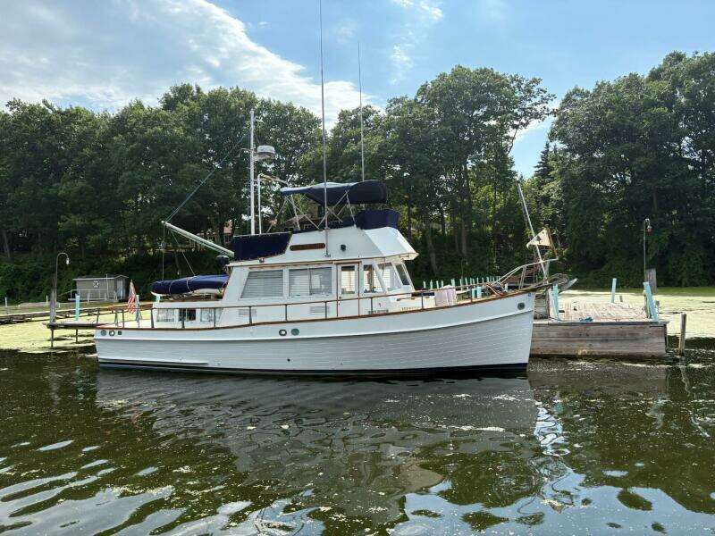 Summer Suite 36ft Grand Banks Yacht For Sale