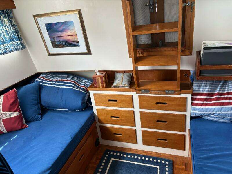 Summer Suite 36ft Grand Banks Yacht For Sale