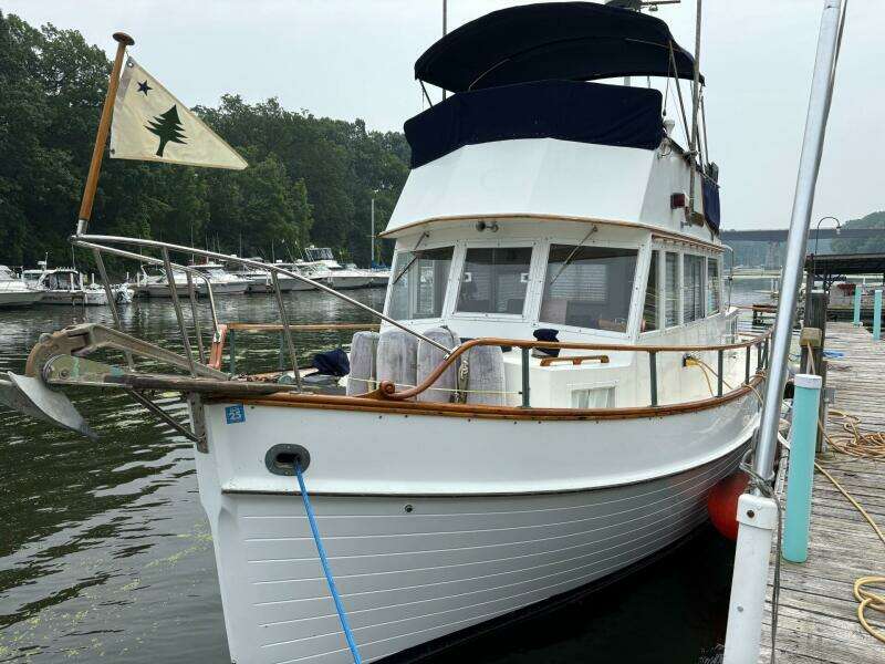 Summer Suite 36ft Grand Banks Yacht For Sale