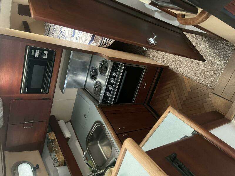 32ft Bayliner Yacht For Sale