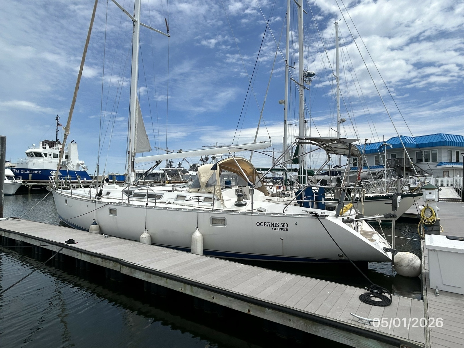50' Beneteau port aft profile