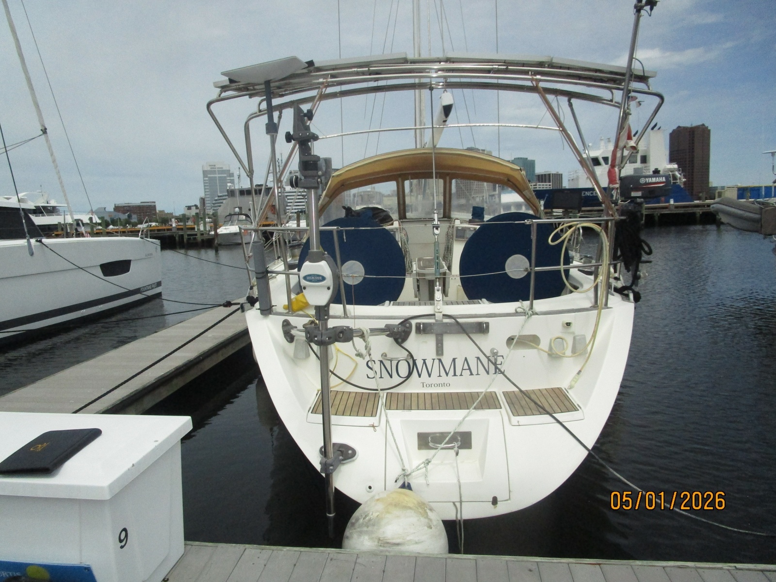 50' Beneteau aft profile